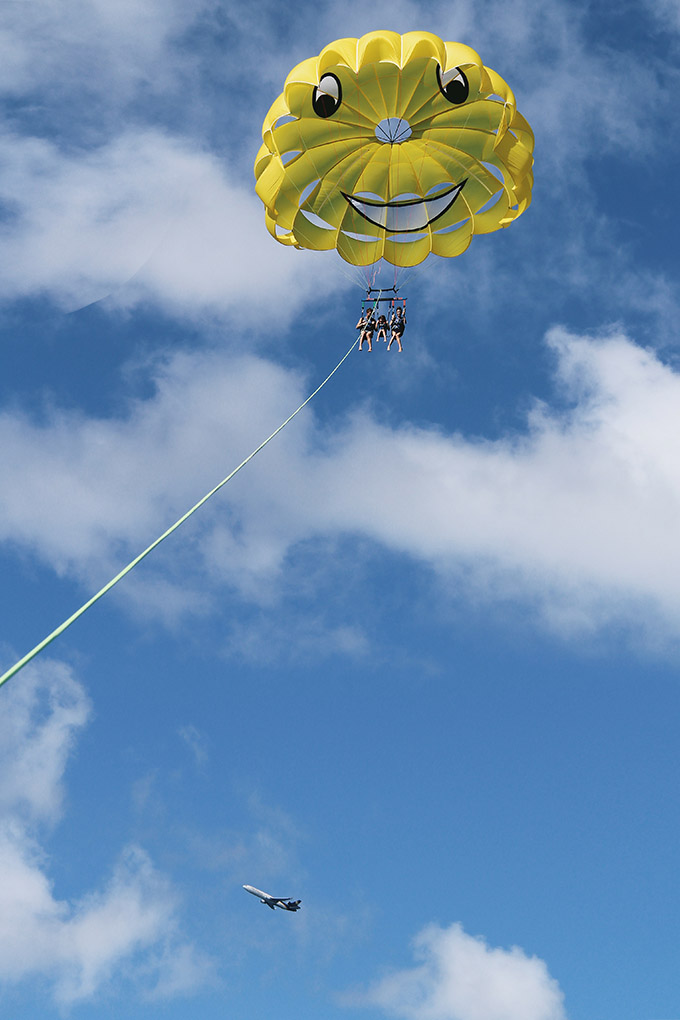 Kawaii Parasailing