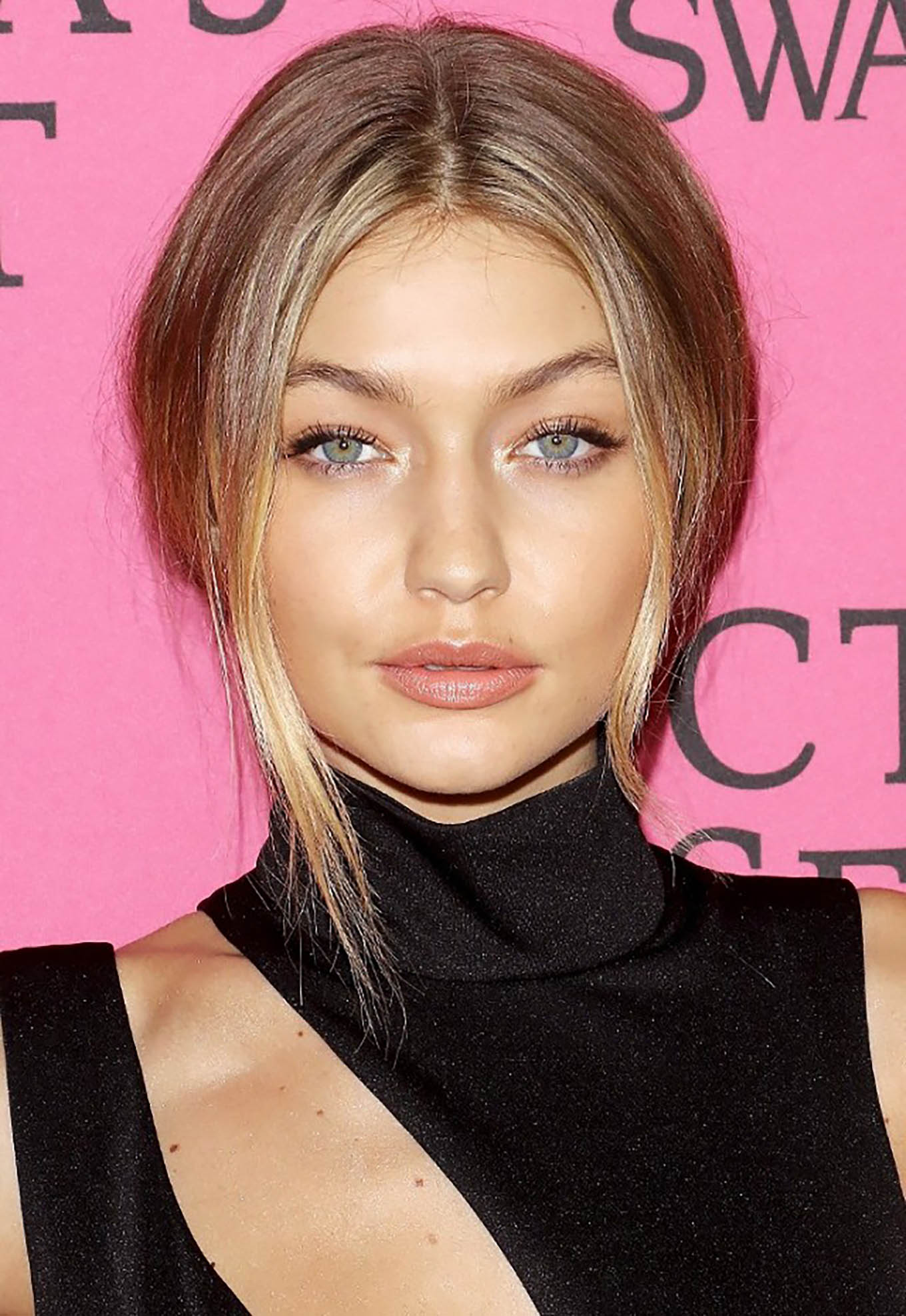 Gigi Hadid Travel Style