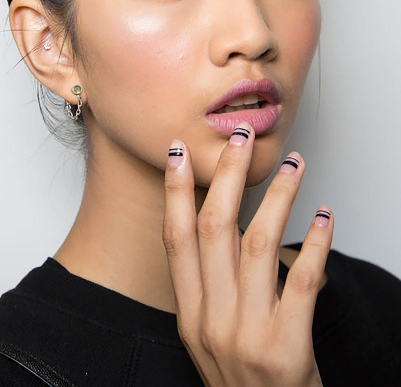 simple black striped nail polish