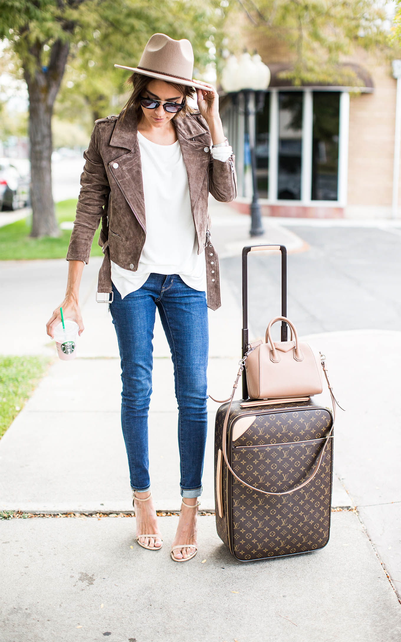 airport style hello fashion blog