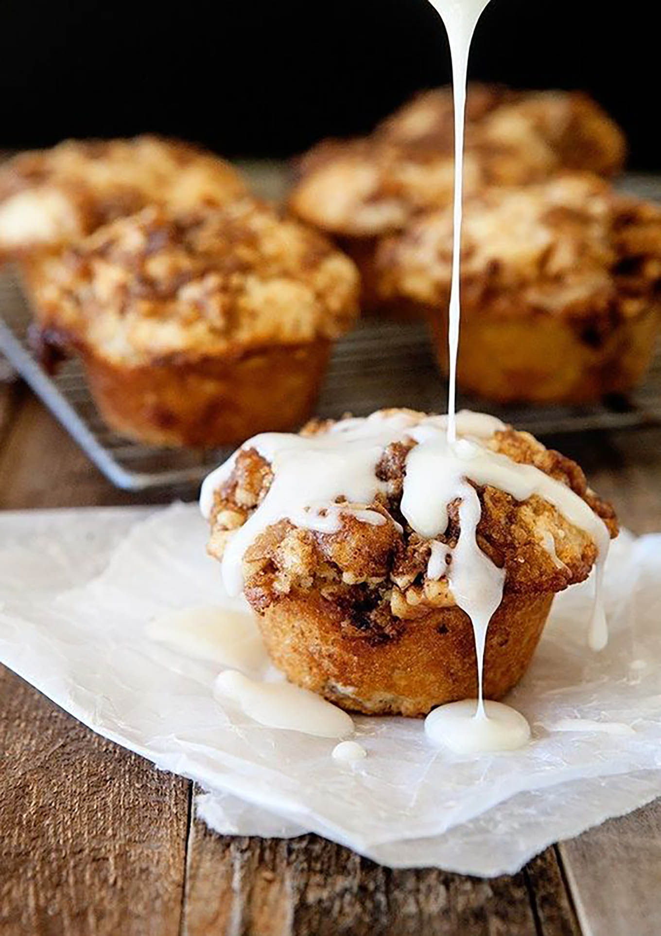 cinnamon roll muffin