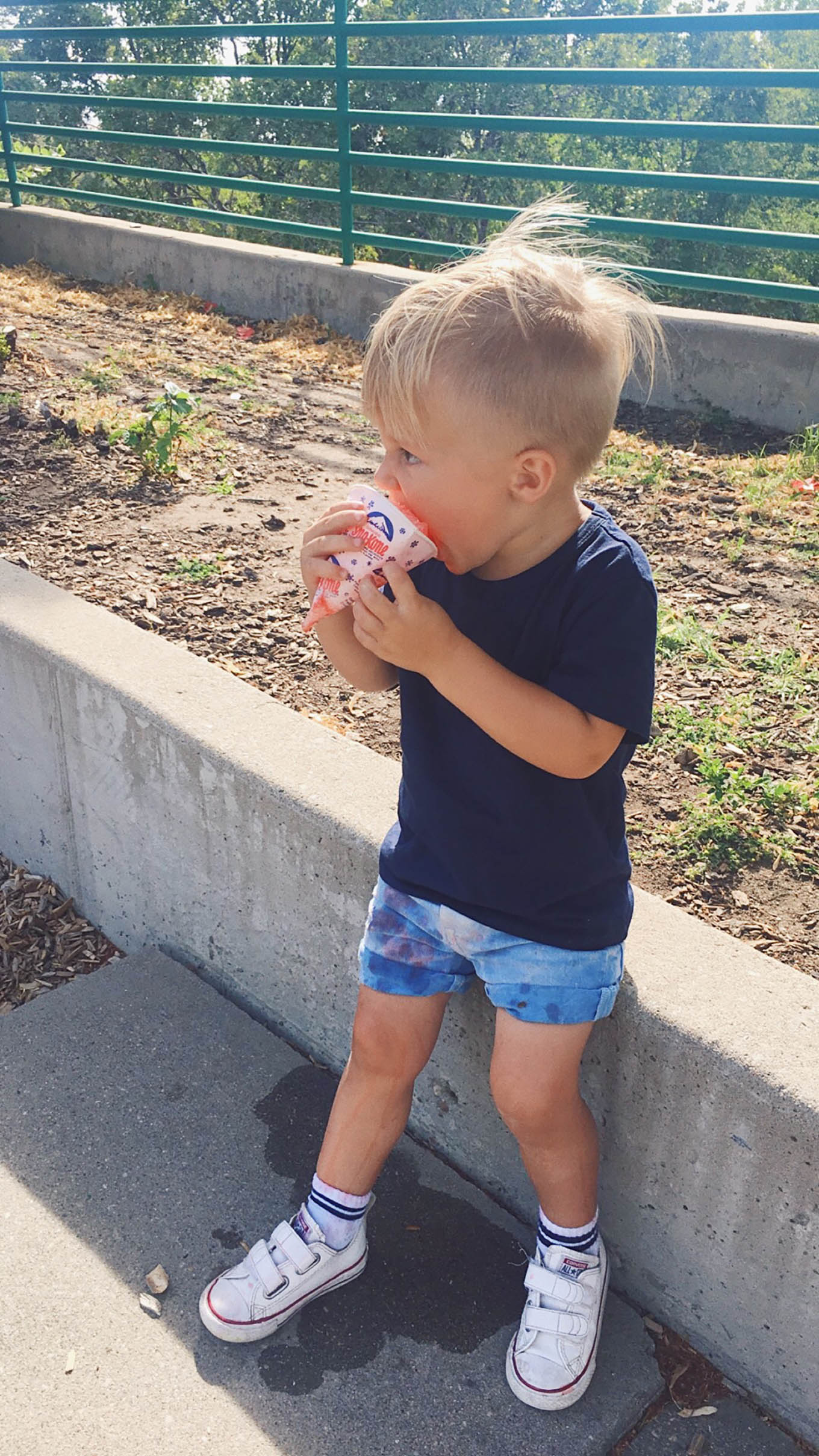 kids and snowcones