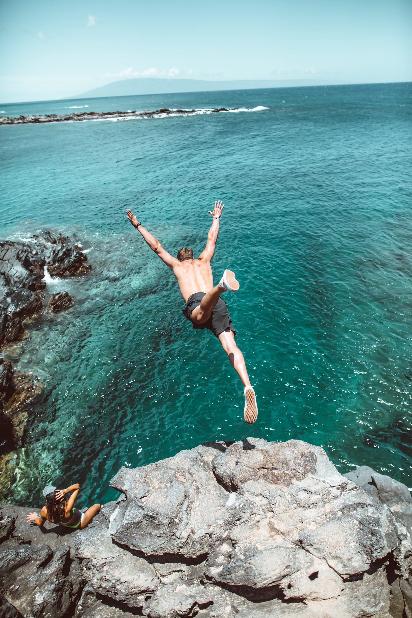hawaii cliff jumping