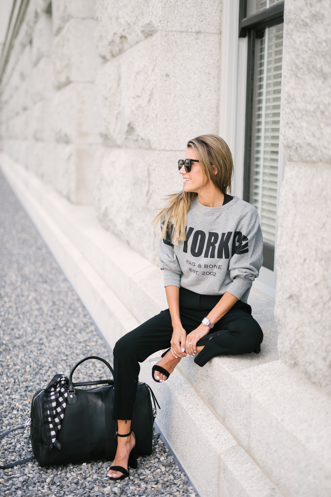 how to style graphic sweatshirt