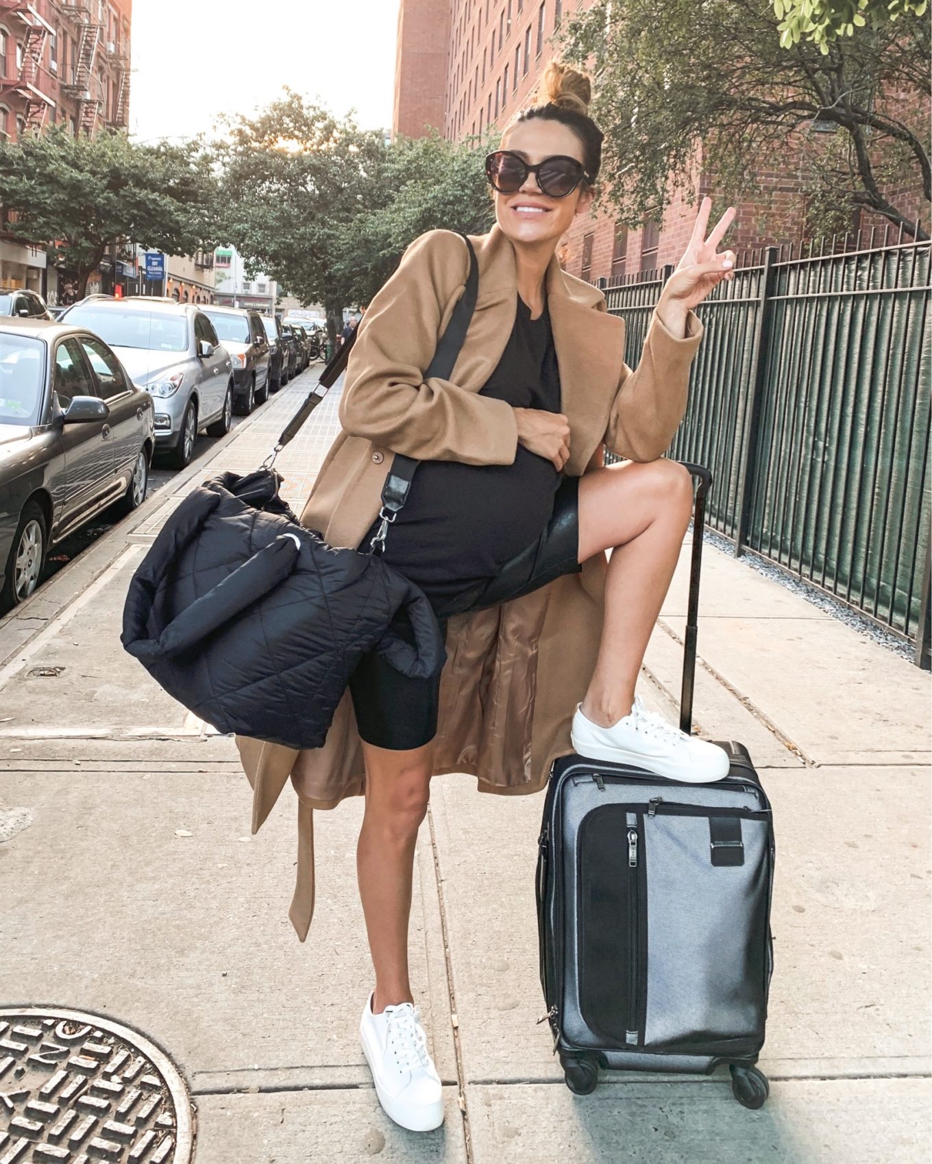 maternity travel style