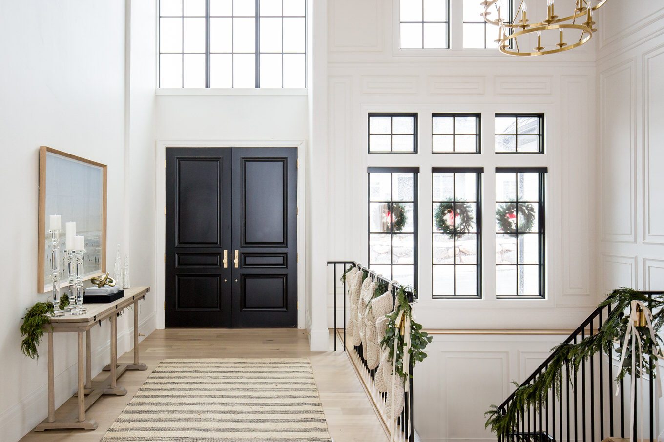 HOLIDAY ENTRY WAY