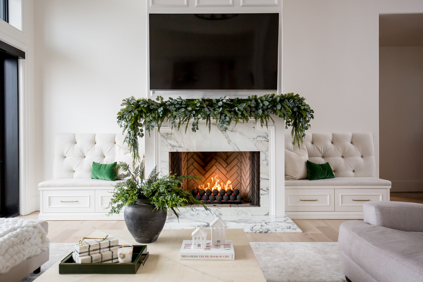 family room holiday decor