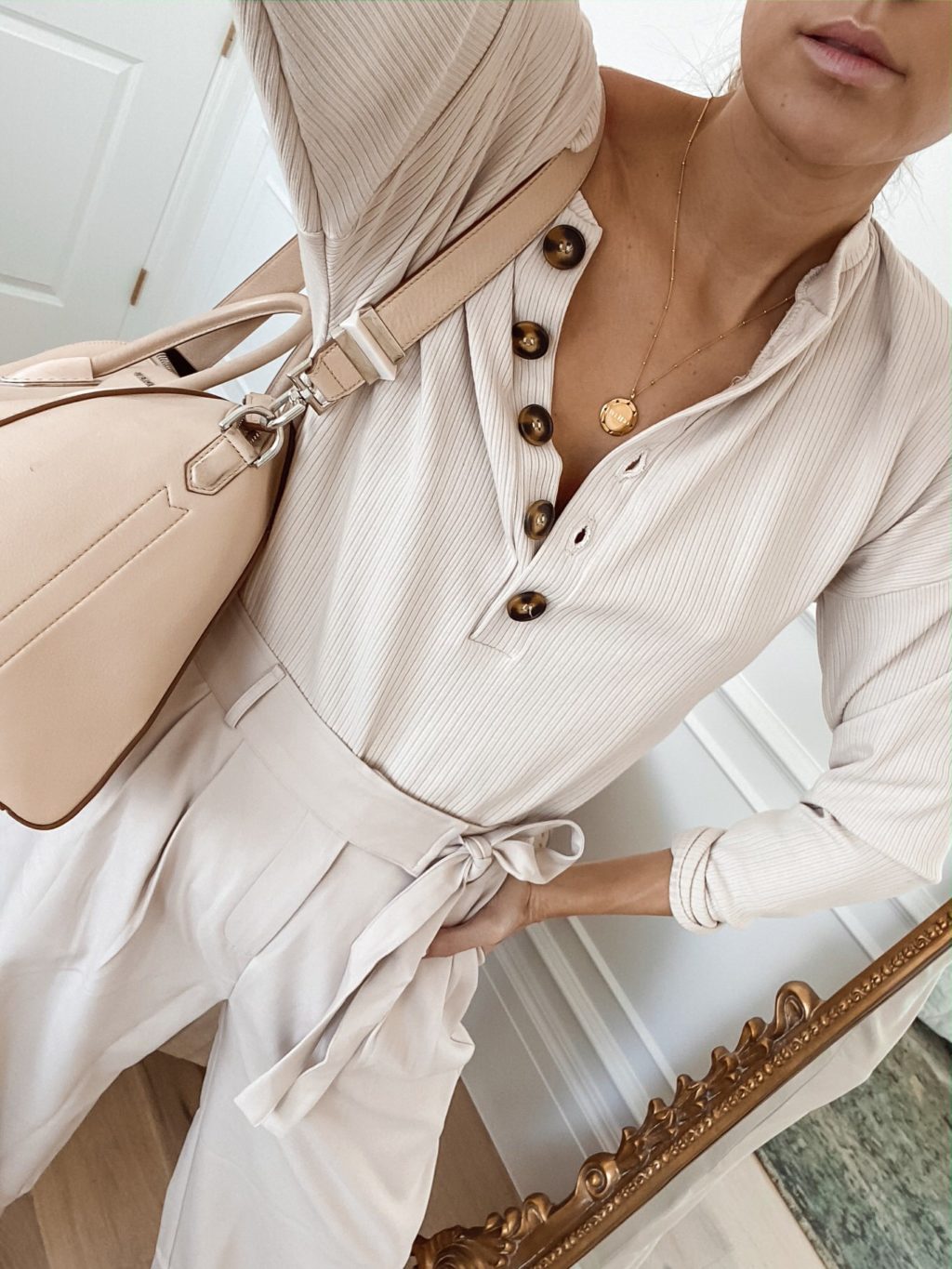 monochromatic look