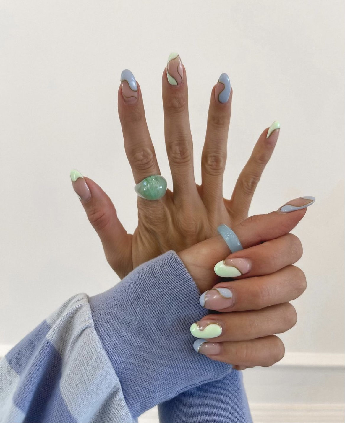 mani inspo hello fashion